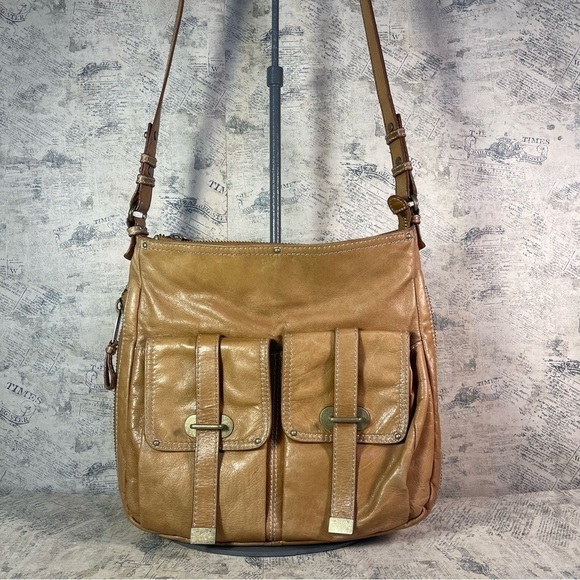 Cynthia Rowley Large Leather Messenger Bag - Picture 1 of 13